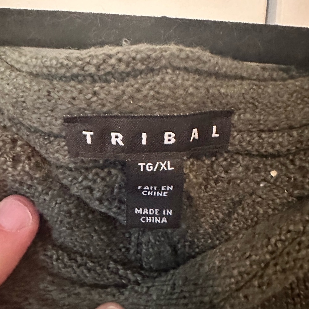 Tribal Sweater - Picture 4 of 7